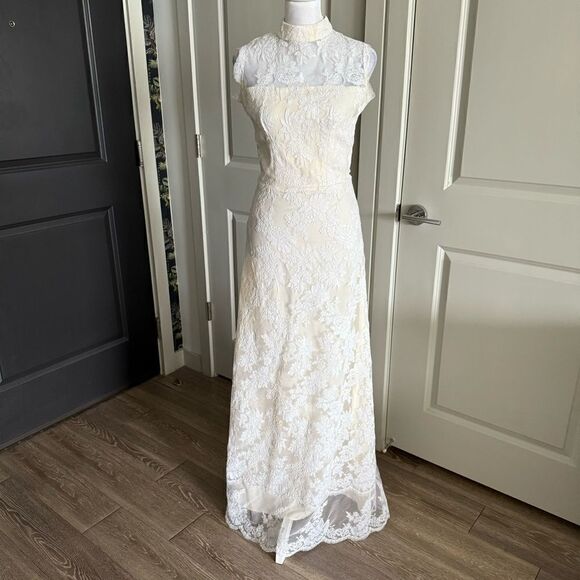 Alexis Dresses & Skirts - Alexis White and Ivory Lace Bridal Mock Turtleneck Sleeveless Maxi Dress Size XS